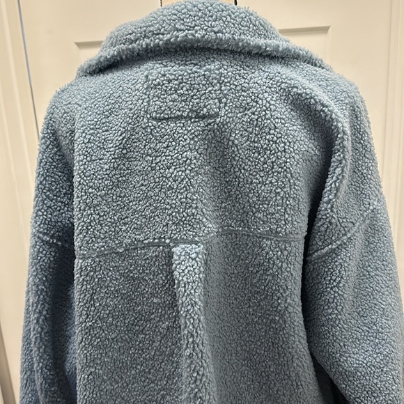 Like New Blue Teddy Coat from American Eagle - Picture 4 of 5